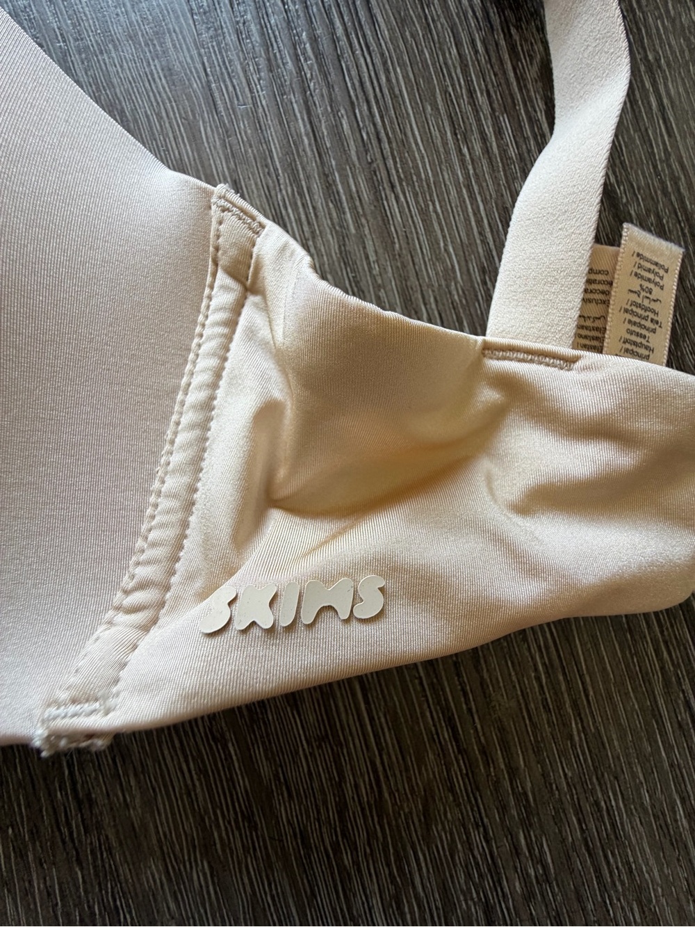 SKIMS Smooth Contour Bra in Nude Beige - Picture 2 of 7